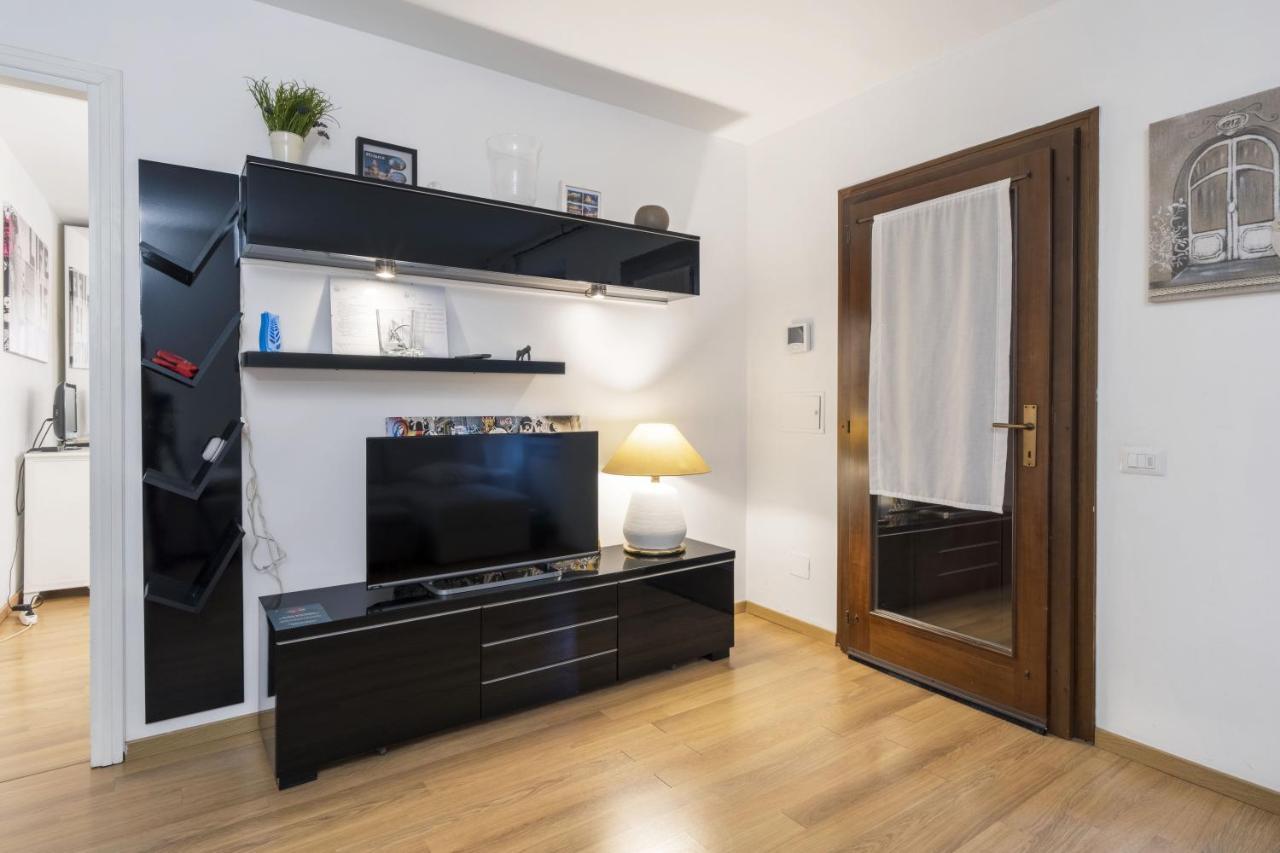 Cozy & Comfy Apt In Navigli Area Milano Eksteriør bilde